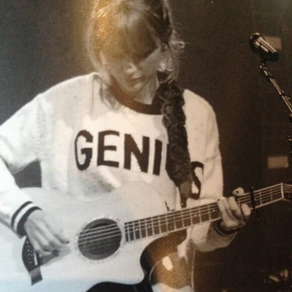 Topshop Genius Sweater ASO Taylor Swift and Demi Lovato - Picture 8 of 10